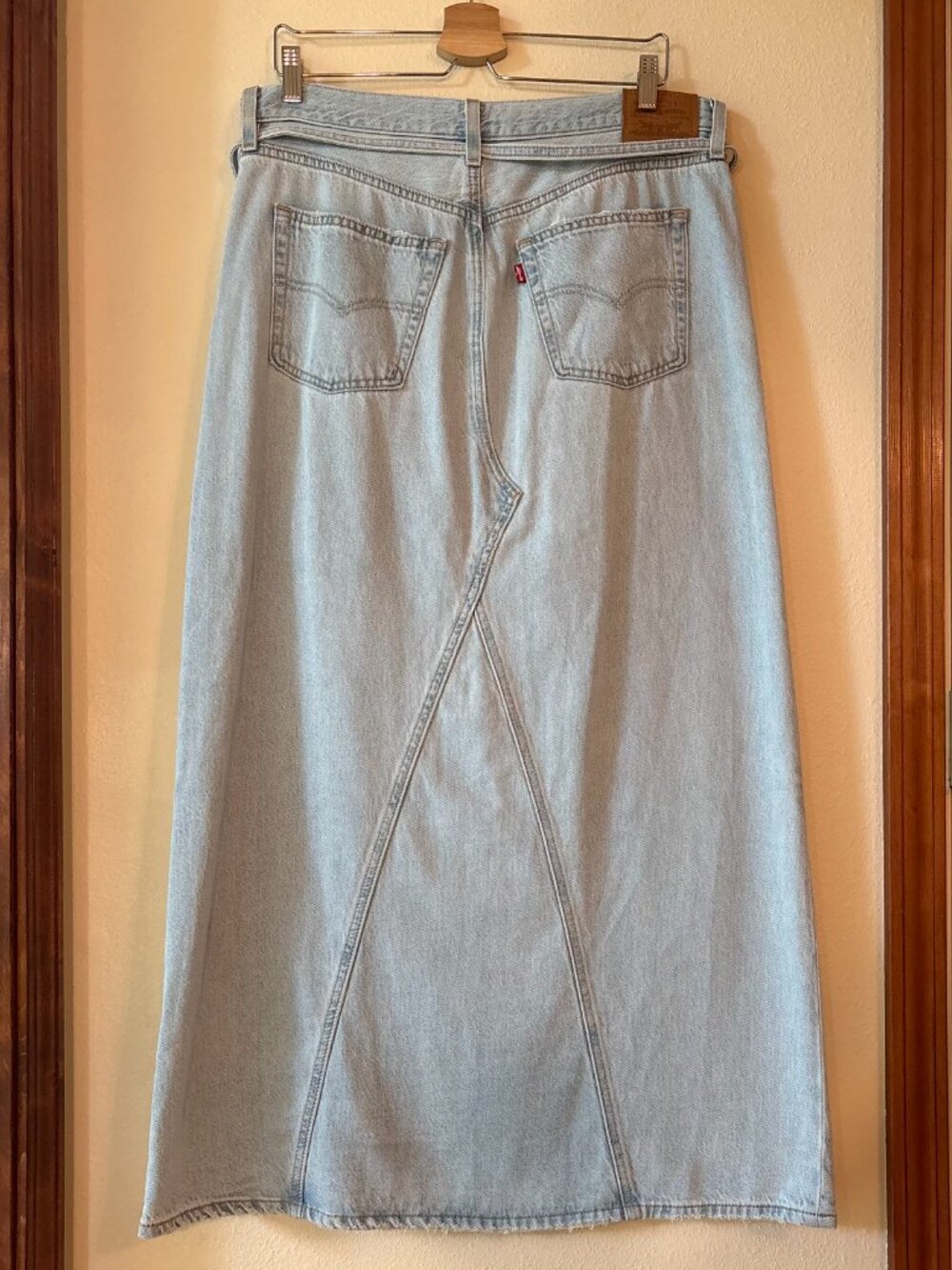 EUC Levi's Iconic Long Denim Maxi Skirt Light Wash A-Line Pockets Sz 16 Western - Picture 5 of 9